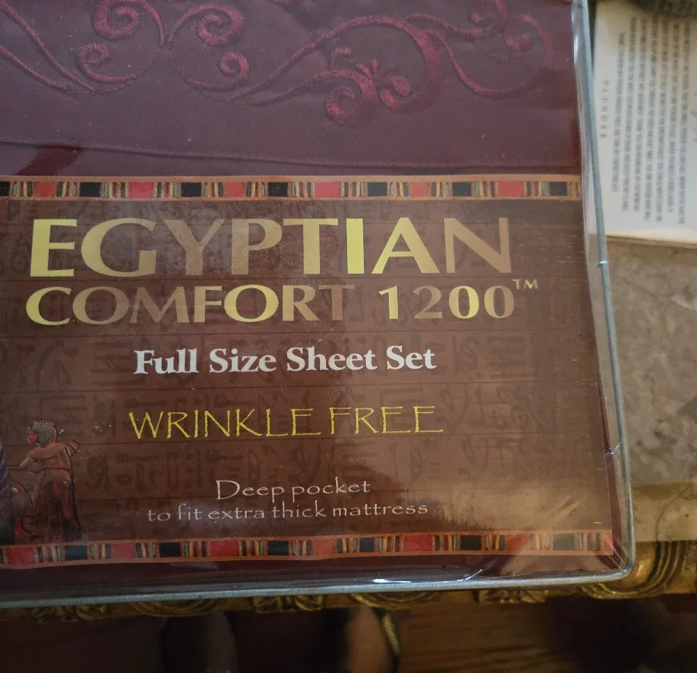 1200 Full-Size Sheet Set in Burgundy